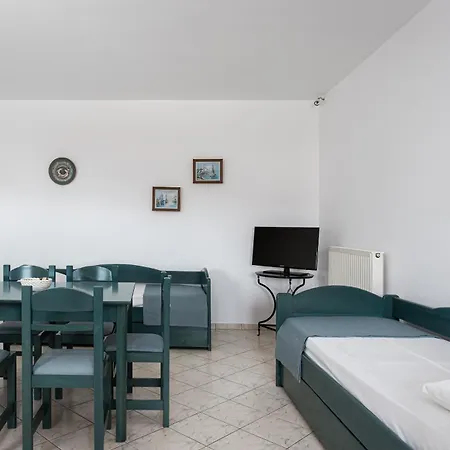 To Spiti Mas * Tínos