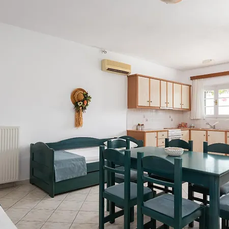 To Spiti Mas * Tínos