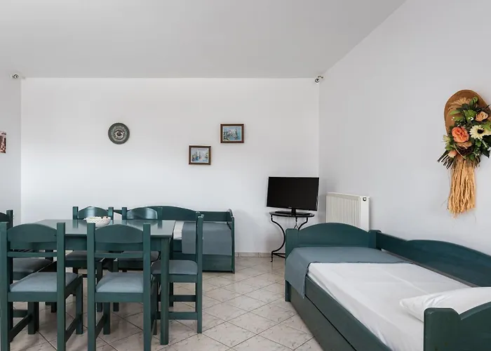 To Spiti Mas * Tinos